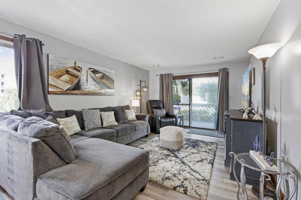 Spacious Modern Condo - 1St Floor - One Block To The Beach マートルビーチ エクステリア 写真